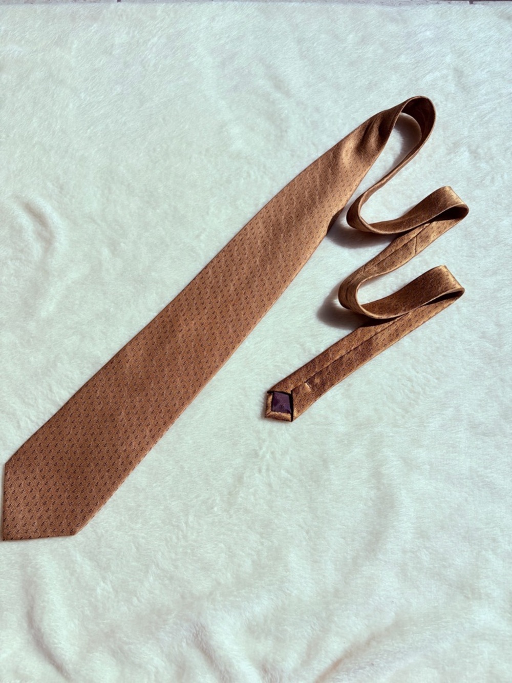 Laurant Benon Men’s Gold Geometric Textured Silk Tie